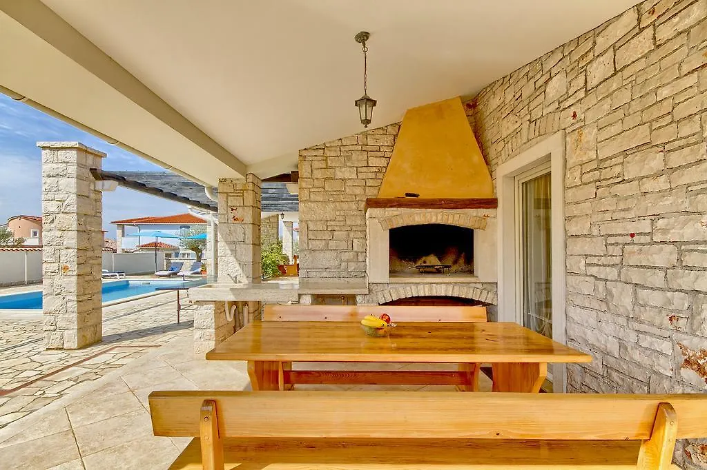 Gajana Charming Stone Villa Lavanda With Private Pool In Pula Near The Beach קרואטיה