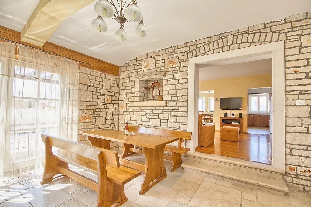 Gajana Charming Stone Villa Lavanda With Private Pool In Pula Near The Beach