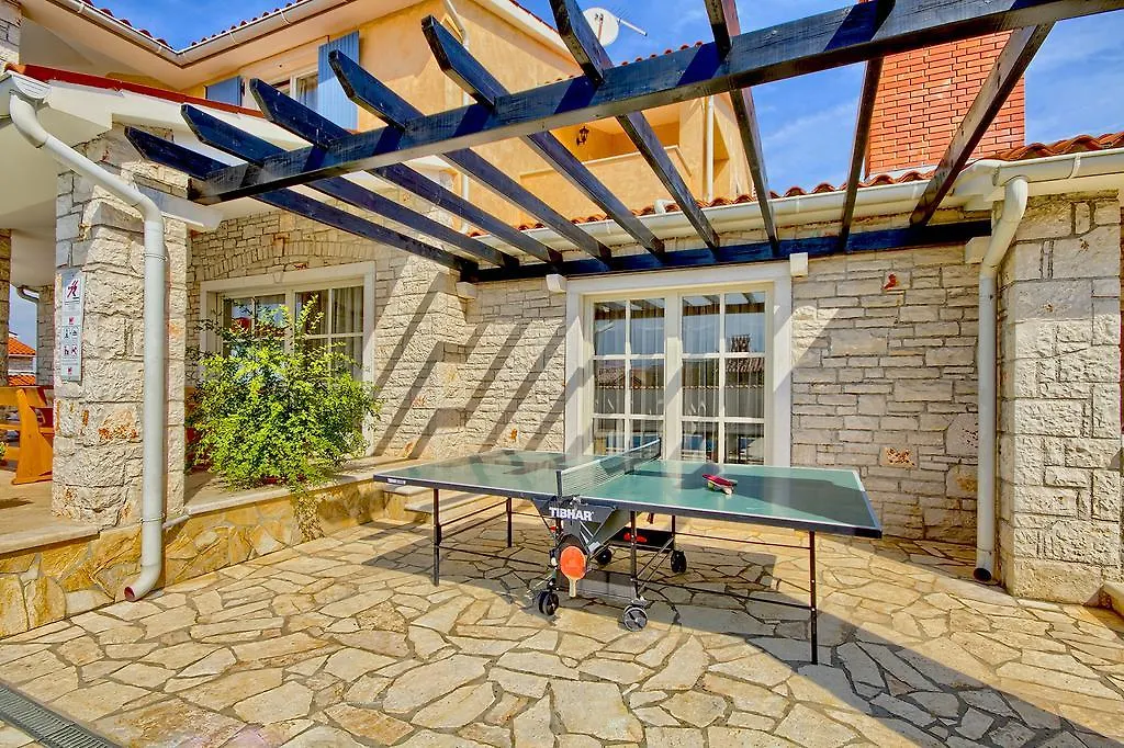 Gajana Charming Stone Villa Lavanda With Private Pool In Pula Near The Beach 0*,  קרואטיה